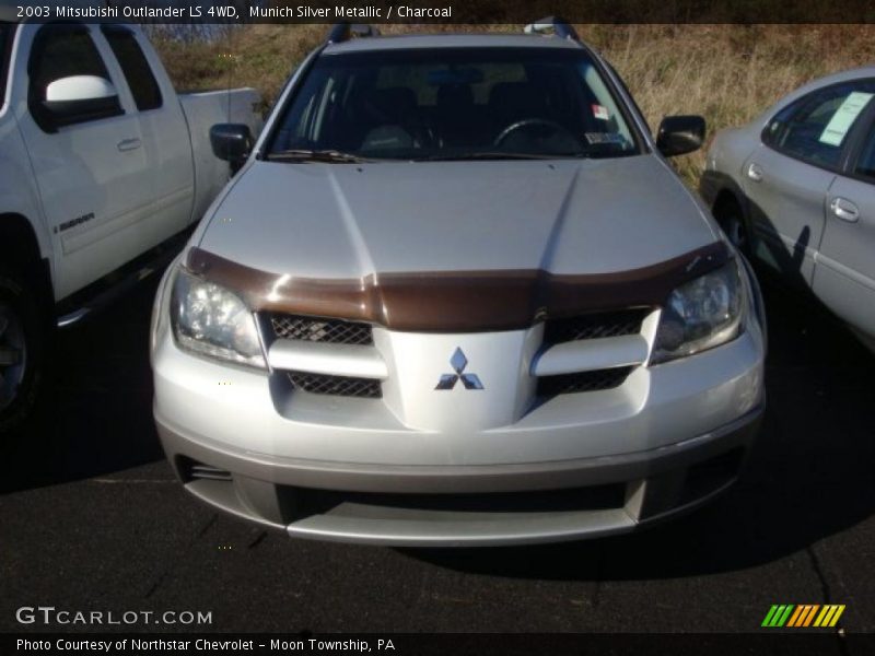 Munich Silver Metallic / Charcoal 2003 Mitsubishi Outlander LS 4WD