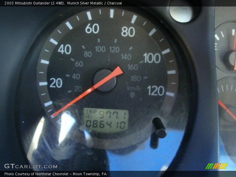 Munich Silver Metallic / Charcoal 2003 Mitsubishi Outlander LS 4WD