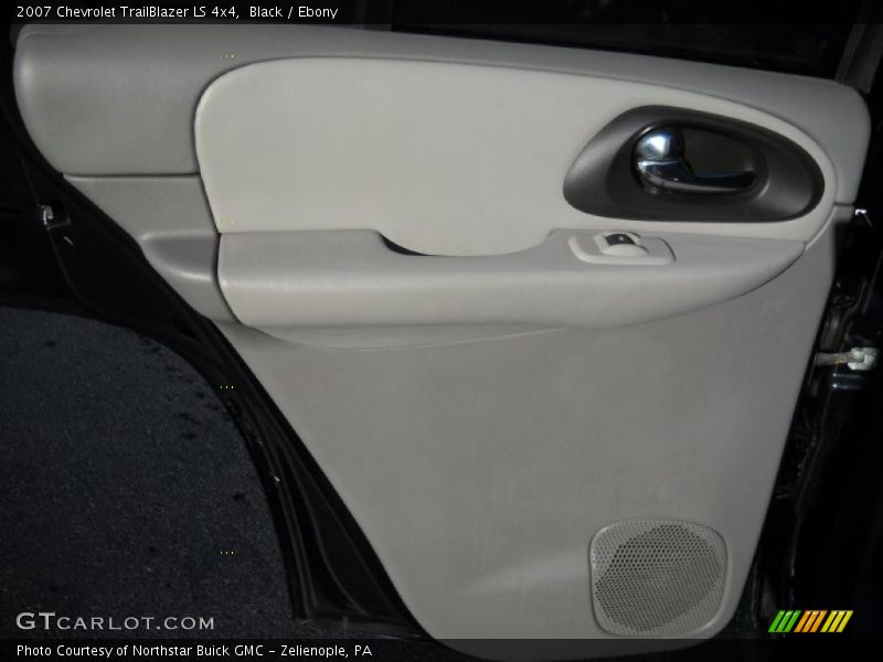 Black / Ebony 2007 Chevrolet TrailBlazer LS 4x4