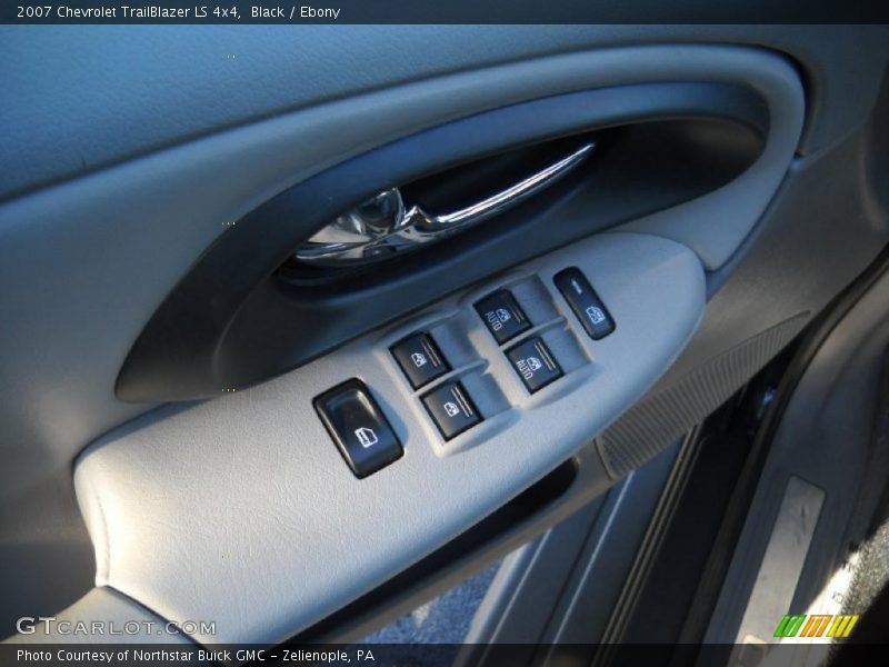 Black / Ebony 2007 Chevrolet TrailBlazer LS 4x4