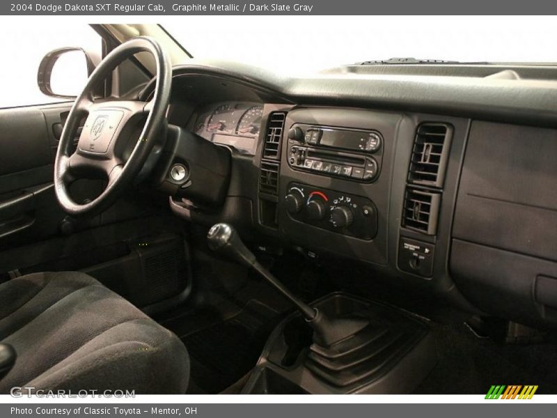 Dashboard of 2004 Dakota SXT Regular Cab