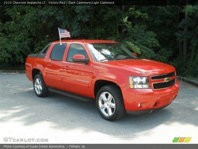Front 3/4 View of 2010 Avalanche LT