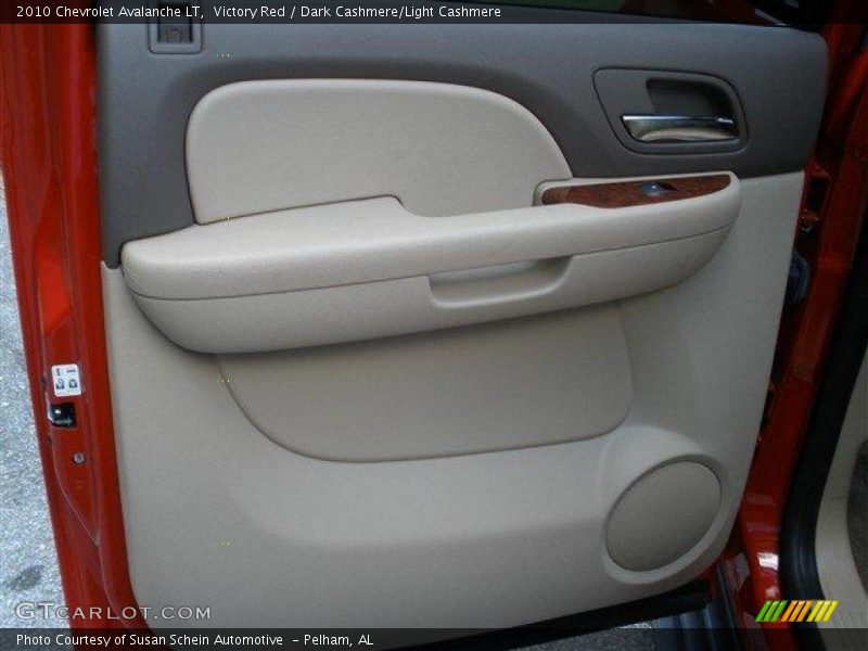 Door Panel of 2010 Avalanche LT