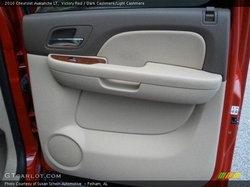 Door Panel of 2010 Avalanche LT