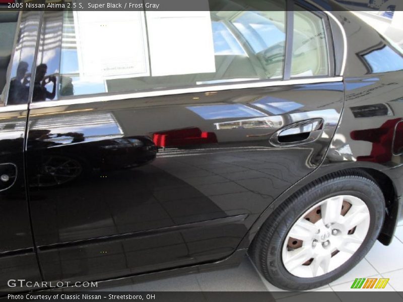 Super Black / Frost Gray 2005 Nissan Altima 2.5 S