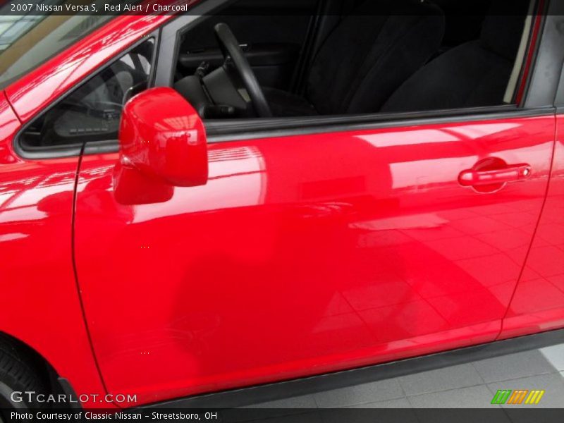 Red Alert / Charcoal 2007 Nissan Versa S