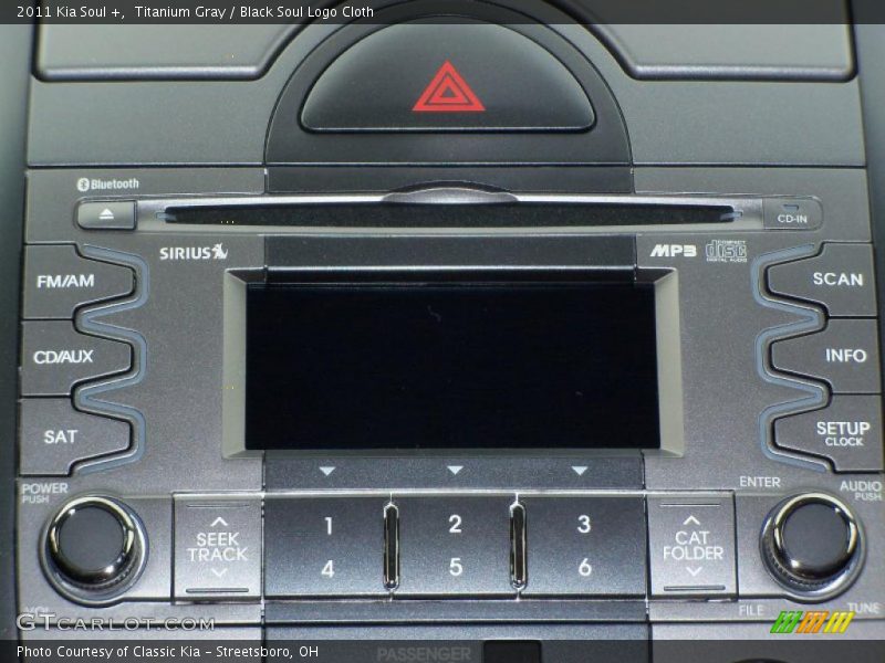 Titanium Gray / Black Soul Logo Cloth 2011 Kia Soul +