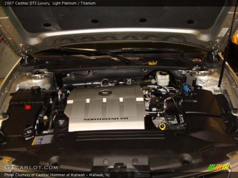 Light Platinum / Titanium 2007 Cadillac DTS Luxury