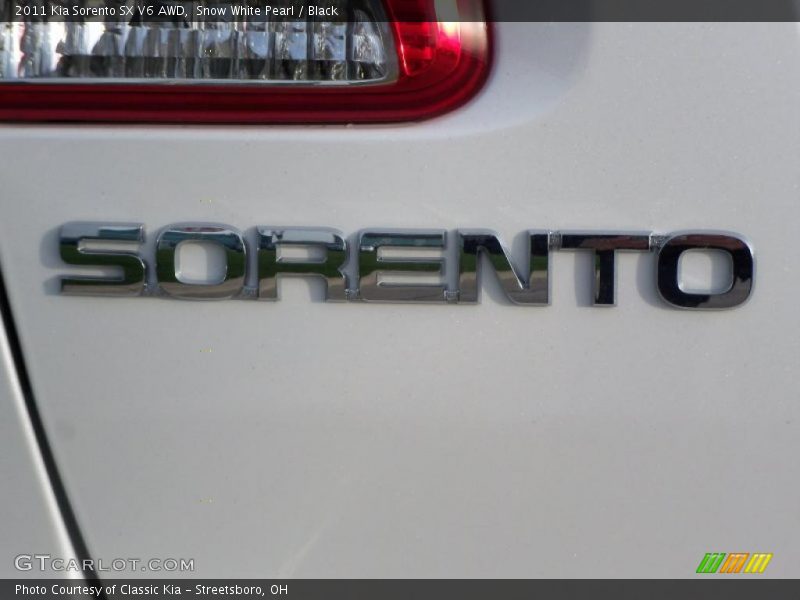 Snow White Pearl / Black 2011 Kia Sorento SX V6 AWD