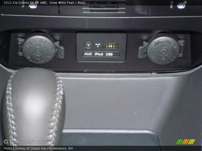 Snow White Pearl / Black 2011 Kia Sorento SX V6 AWD