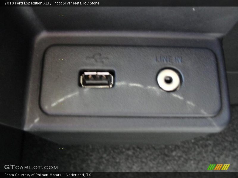 Ingot Silver Metallic / Stone 2010 Ford Expedition XLT