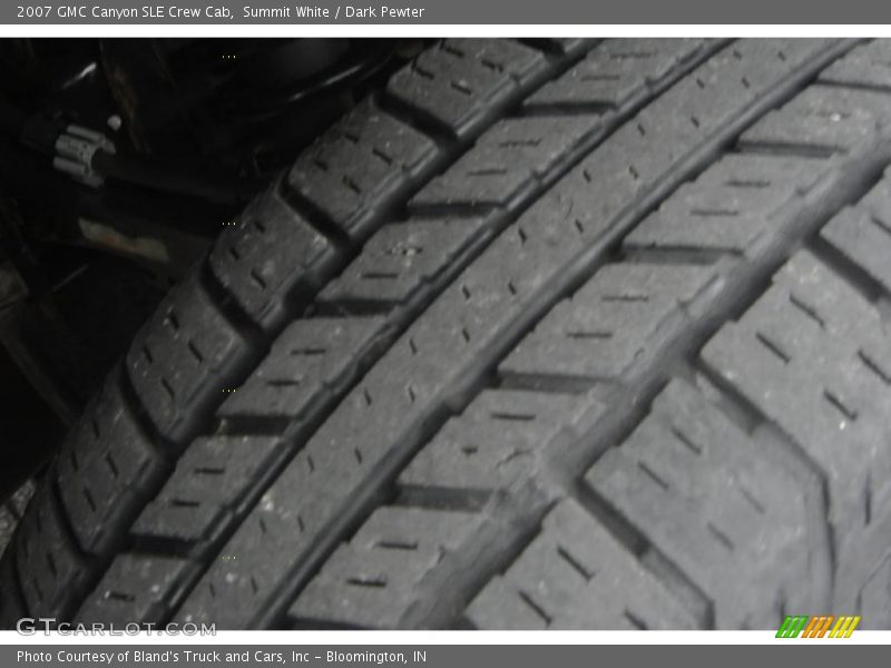 Summit White / Dark Pewter 2007 GMC Canyon SLE Crew Cab