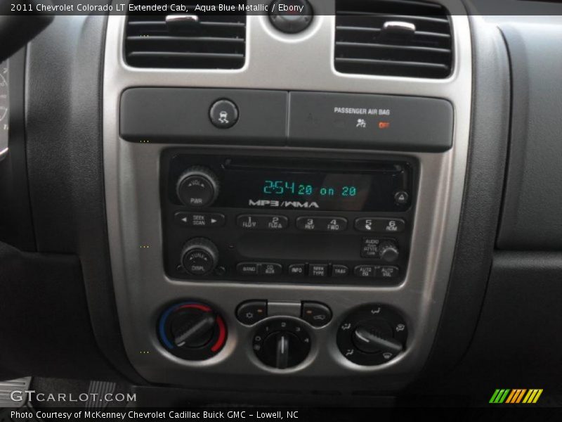 Controls of 2011 Colorado LT Extended Cab