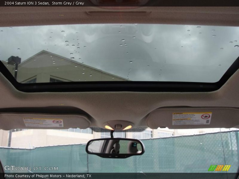 Sunroof of 2004 ION 3 Sedan