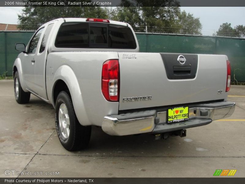 Radiant Silver / Graphite 2006 Nissan Frontier SE King Cab