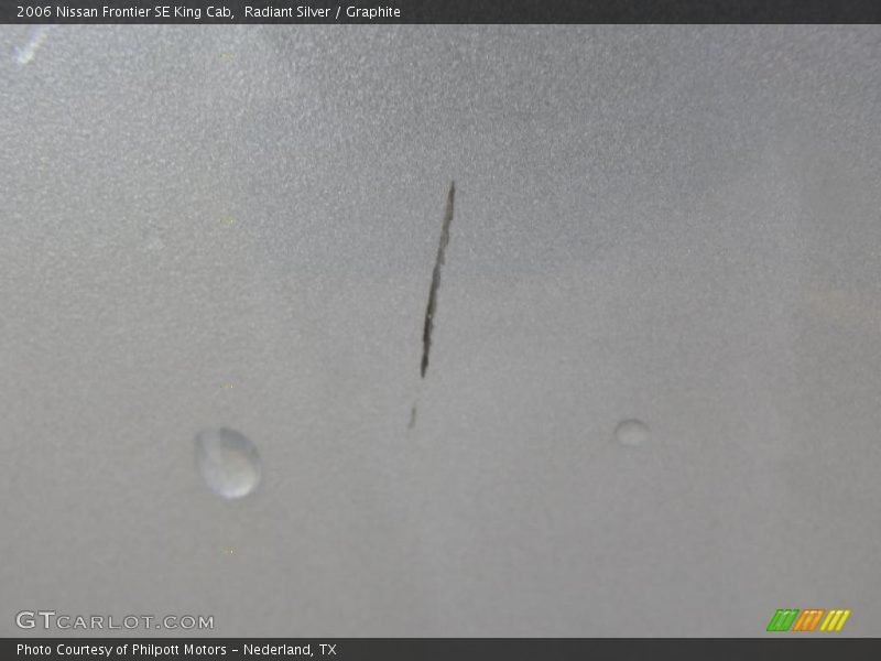 Radiant Silver / Graphite 2006 Nissan Frontier SE King Cab