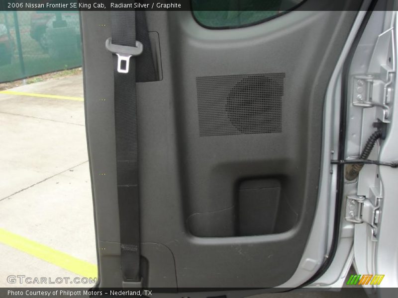 Radiant Silver / Graphite 2006 Nissan Frontier SE King Cab