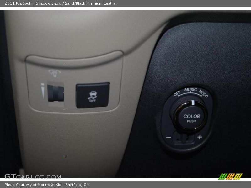 Shadow Black / Sand/Black Premium Leather 2011 Kia Soul !