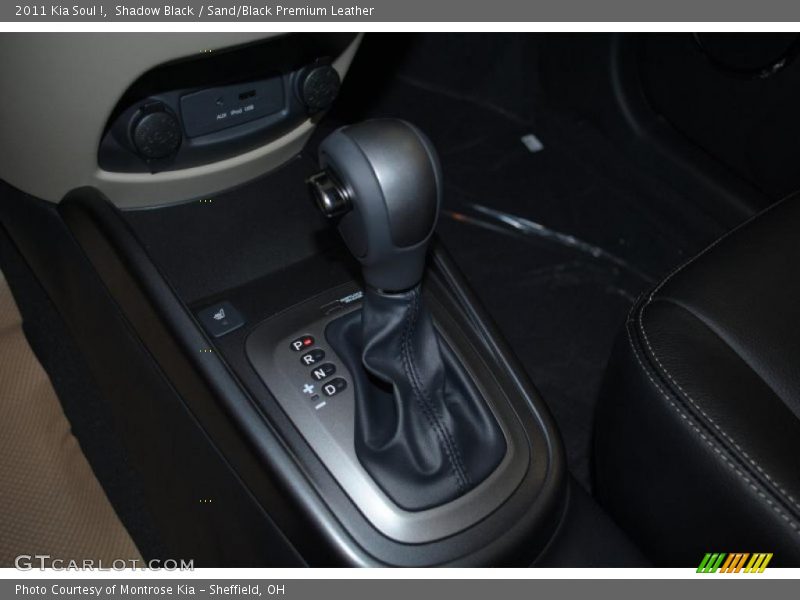 Shadow Black / Sand/Black Premium Leather 2011 Kia Soul !