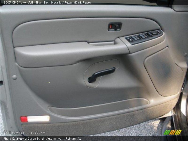 Door Panel of 2005 Yukon SLE