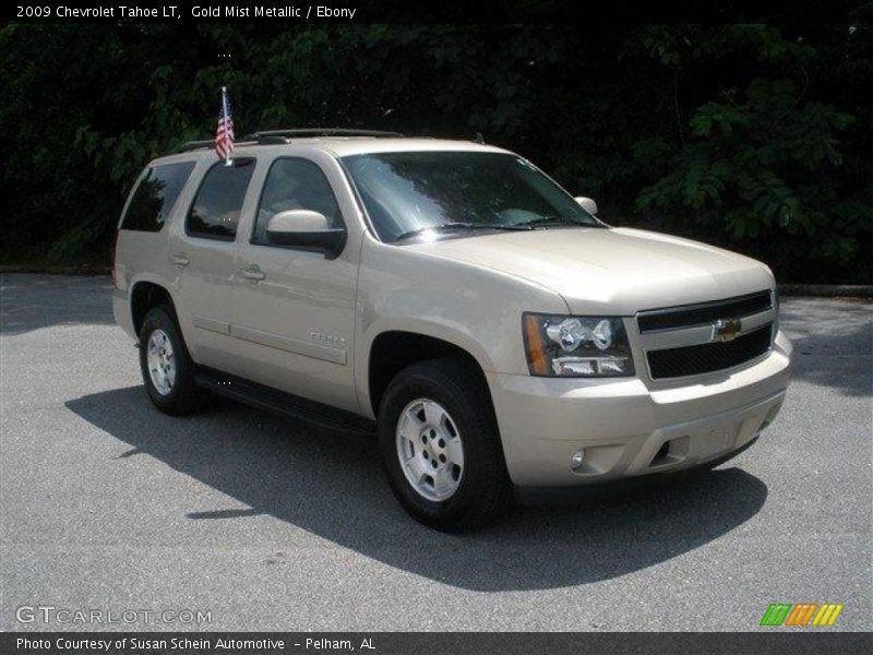 Front 3/4 View of 2009 Tahoe LT