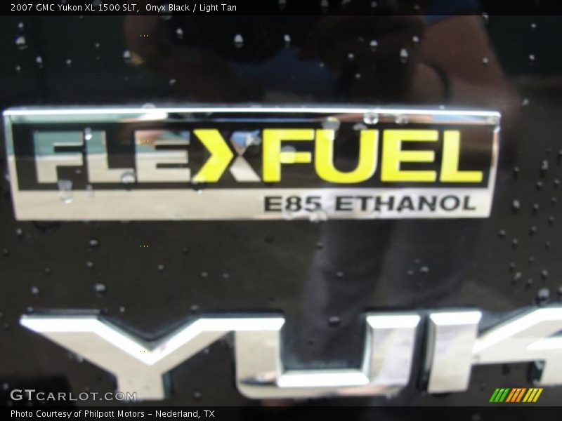  2007 Yukon XL 1500 SLT Logo