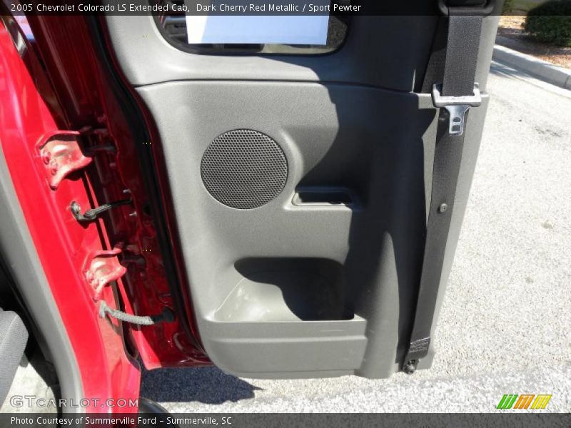 Dark Cherry Red Metallic / Sport Pewter 2005 Chevrolet Colorado LS Extended Cab