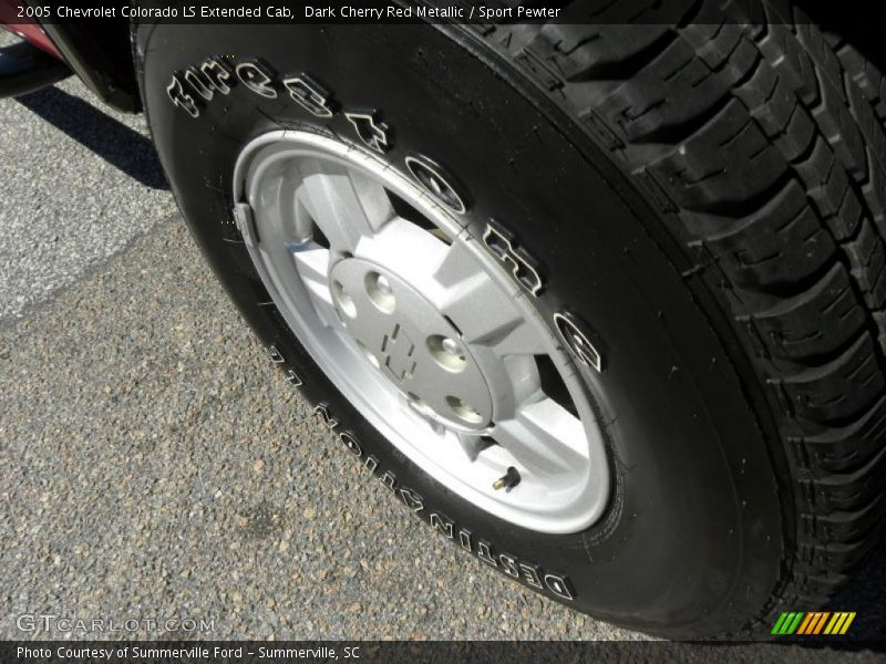 Dark Cherry Red Metallic / Sport Pewter 2005 Chevrolet Colorado LS Extended Cab