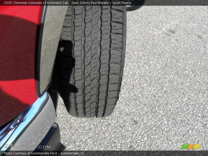 Dark Cherry Red Metallic / Sport Pewter 2005 Chevrolet Colorado LS Extended Cab