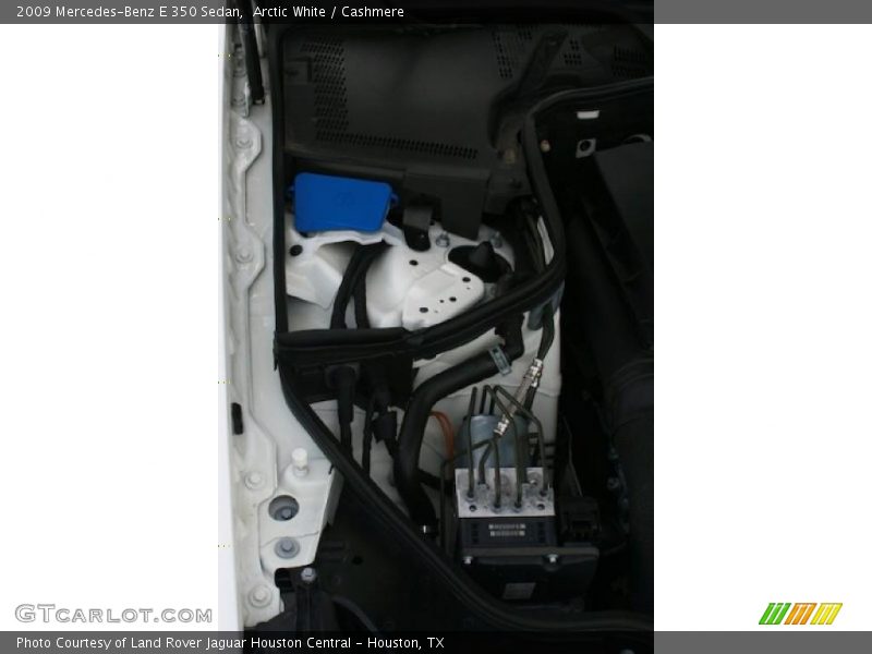 Arctic White / Cashmere 2009 Mercedes-Benz E 350 Sedan