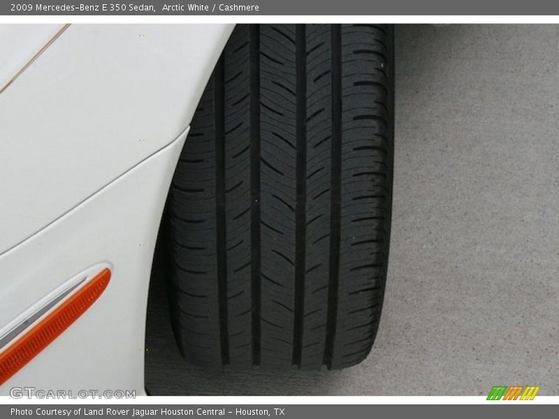 Arctic White / Cashmere 2009 Mercedes-Benz E 350 Sedan