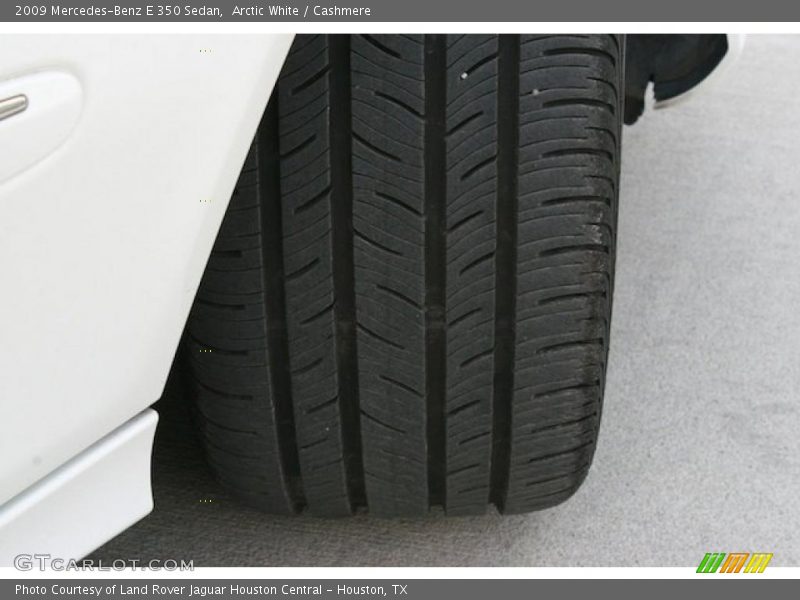 Arctic White / Cashmere 2009 Mercedes-Benz E 350 Sedan