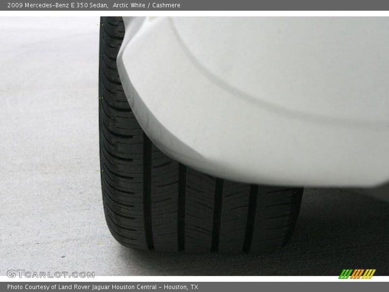 Arctic White / Cashmere 2009 Mercedes-Benz E 350 Sedan