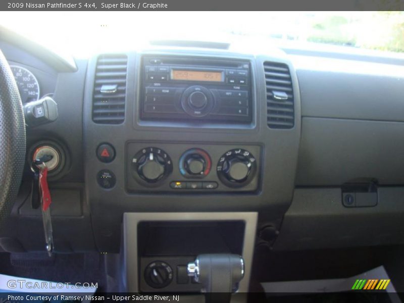 Super Black / Graphite 2009 Nissan Pathfinder S 4x4