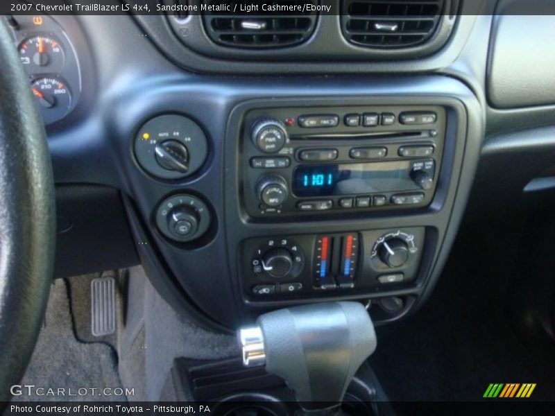 Sandstone Metallic / Light Cashmere/Ebony 2007 Chevrolet TrailBlazer LS 4x4