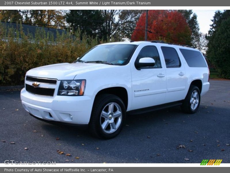 Front 3/4 View of 2007 Suburban 1500 LTZ 4x4