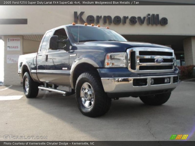 Medium Wedgewood Blue Metallic / Tan 2005 Ford F250 Super Duty Lariat FX4 SuperCab 4x4