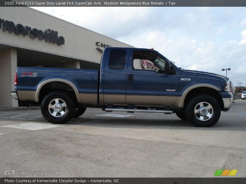 Medium Wedgewood Blue Metallic / Tan 2005 Ford F250 Super Duty Lariat FX4 SuperCab 4x4