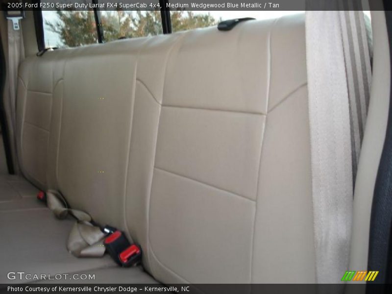Medium Wedgewood Blue Metallic / Tan 2005 Ford F250 Super Duty Lariat FX4 SuperCab 4x4