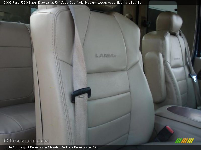 Medium Wedgewood Blue Metallic / Tan 2005 Ford F250 Super Duty Lariat FX4 SuperCab 4x4