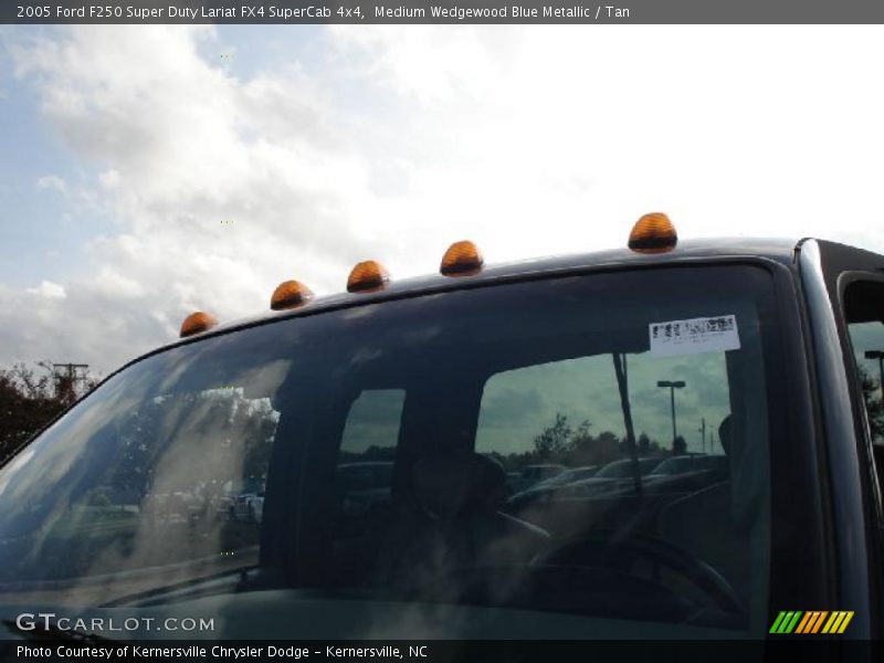 Medium Wedgewood Blue Metallic / Tan 2005 Ford F250 Super Duty Lariat FX4 SuperCab 4x4