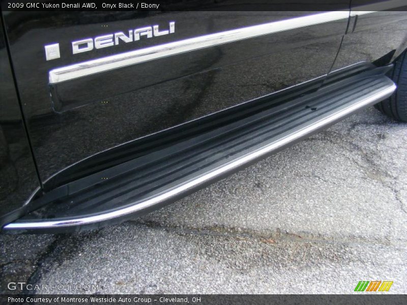 Onyx Black / Ebony 2009 GMC Yukon Denali AWD