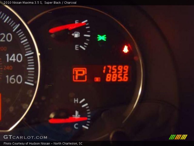 Super Black / Charcoal 2010 Nissan Maxima 3.5 S