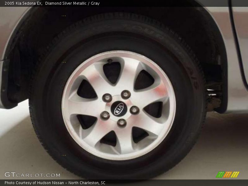 Diamond Silver Metallic / Gray 2005 Kia Sedona EX