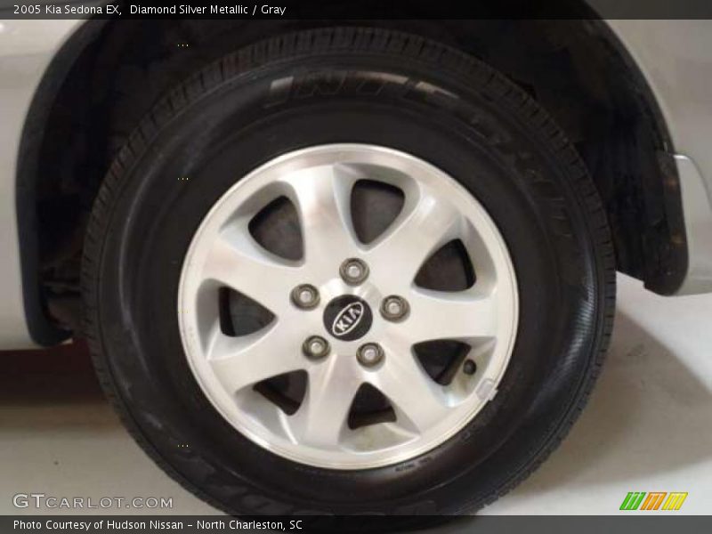 Diamond Silver Metallic / Gray 2005 Kia Sedona EX