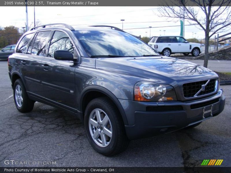 Front 3/4 View of 2005 XC90 2.5T