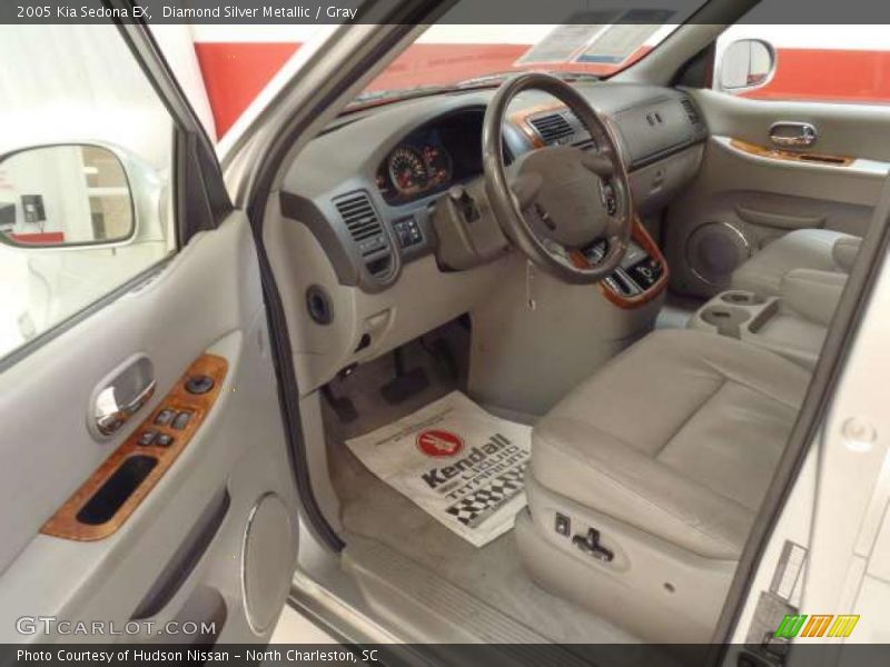 Diamond Silver Metallic / Gray 2005 Kia Sedona EX