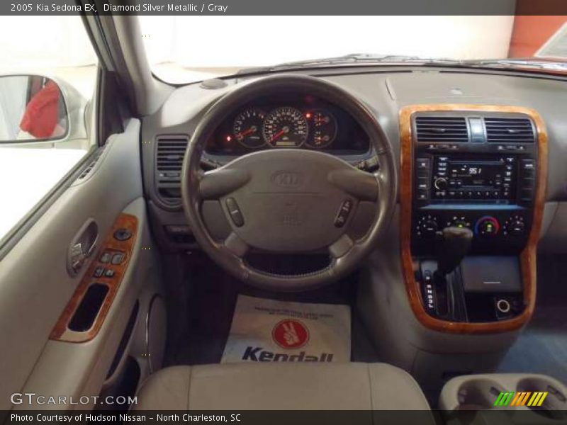 Diamond Silver Metallic / Gray 2005 Kia Sedona EX