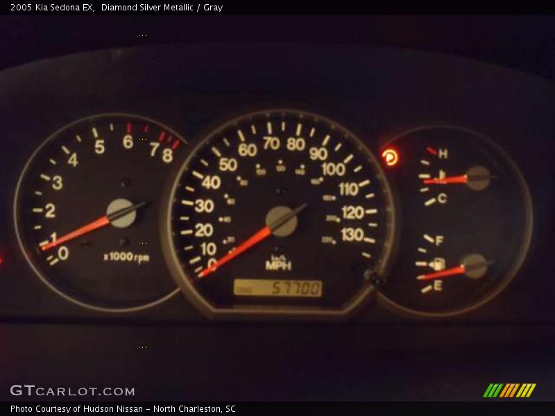 Diamond Silver Metallic / Gray 2005 Kia Sedona EX