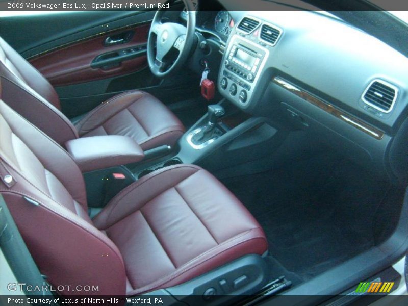  2009 Eos Lux Premium Red Interior
